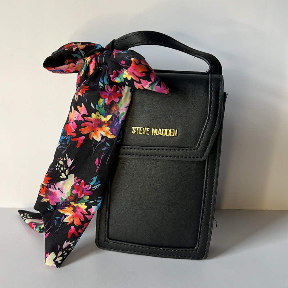 Steve Madden Crossbody Wallet Phone Purse Bags Black with Multicolor scarf
